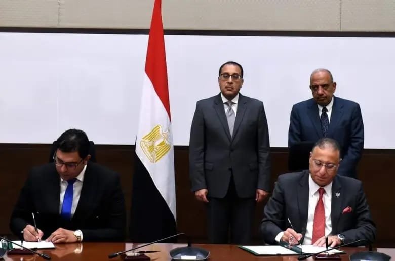 توقيع عقد اتفاق لتأسيس شركة لإنشاء وإدارة وتشغيل مصنع لإنتاج أسياخ الحديد23 يونيو 2023 - 9:27 مساءً رئيس الوزراء الدكتور مصطفى مدبولي يشهد توقيع الاتفاقية