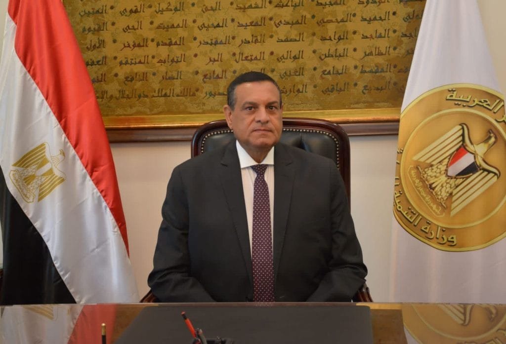 اللوء هشام امنة وزير التنمية المحلية