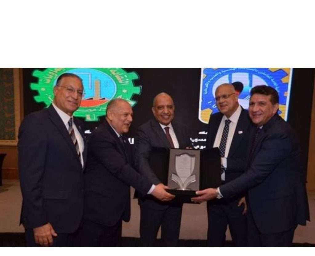 تكريم وزير الكهرباء