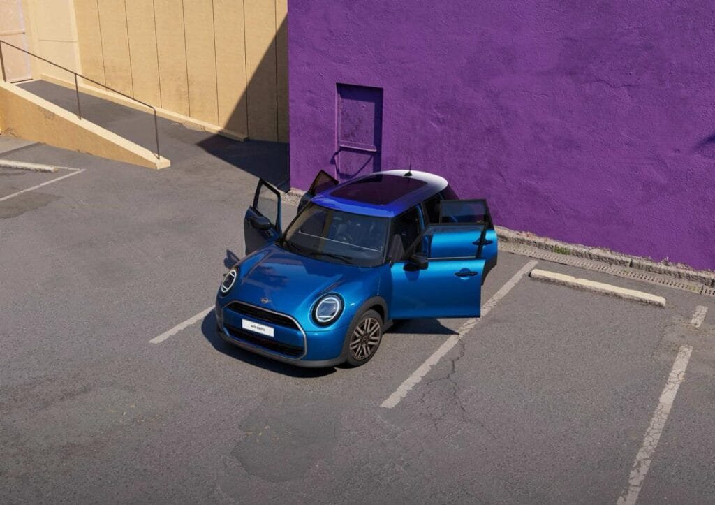 «جلوبال أوتو» تطرح MINI Cooper 5-Door الجديدة كليًا في مصر