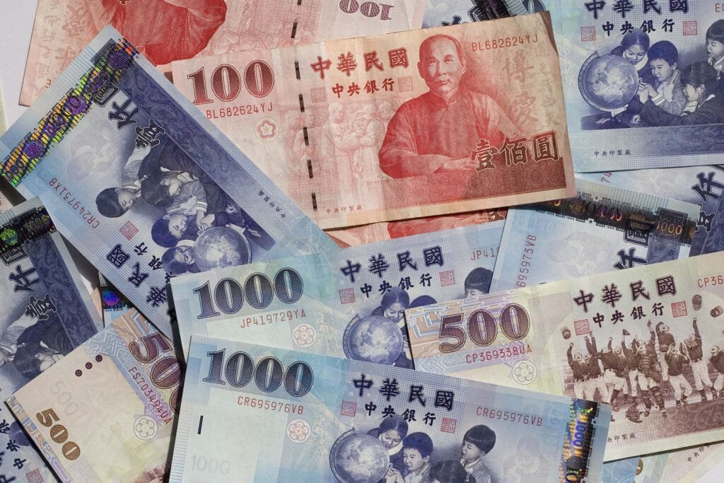 قفزة تاريخية للعملة التايوانية تهز أسواق البلاد