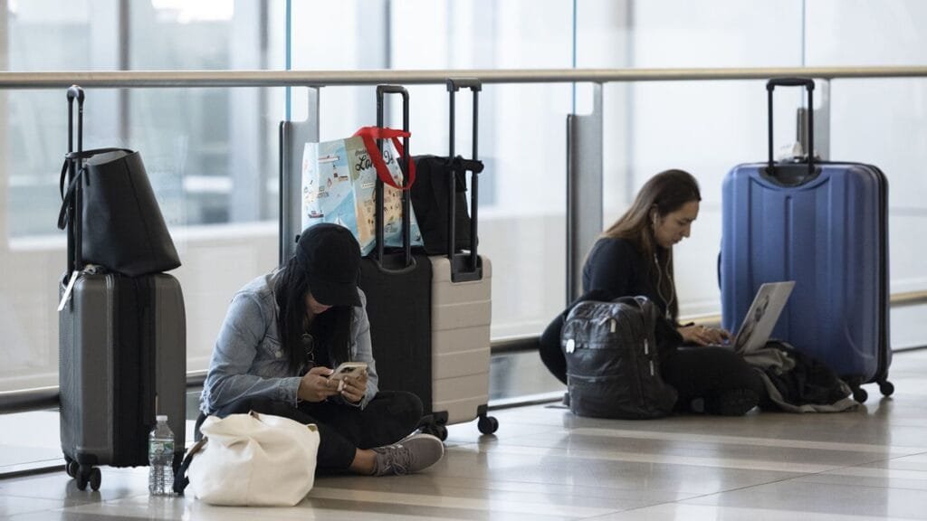 تأخيرات محدودة في بعض رحلات الطيران بسبب عطل في شبكات الاتصالات
