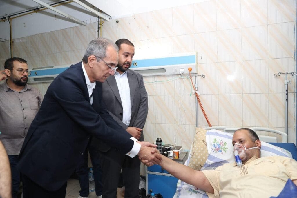وزير الاتصالات يتفقد تبادل رمسيس ويتابع جهود استعادة الخدمات بعد الحريق