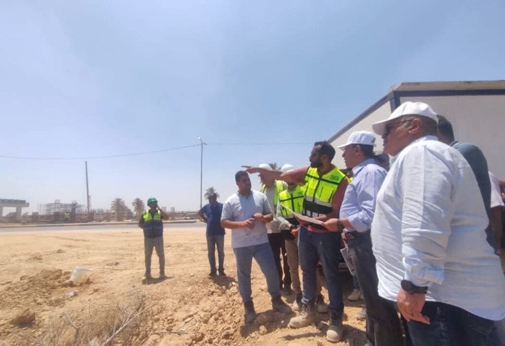 وزير الإسكان يتابع تنفيذ طرق وكباري جديدة لربط برج العرب بالصحرواي بطول 21 كم