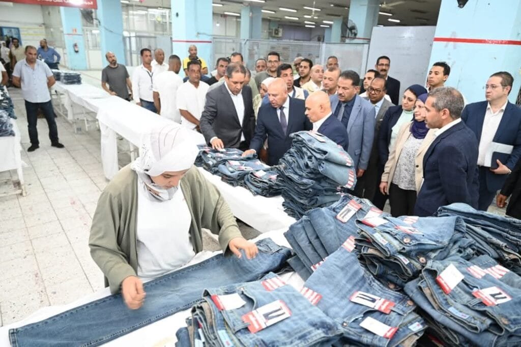 وزير الصناعة يعلن خطة قبول الدفعة الـ58 بمعهد التبين ويزور مصنع للملابس الجاهزة في 15 مايو