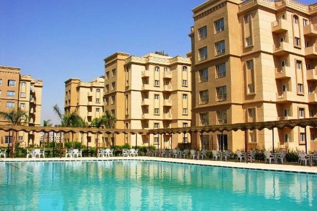 قرارات وزارية لإزالة مخالفات بناء بالسادات وحدائق أكتوبر والساحل الشمالي