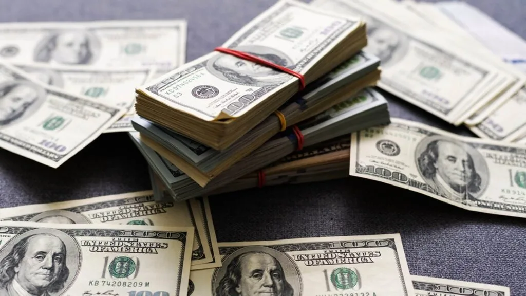 الدولار يسجل 47.90 جنيهًا أعلى سعر للبيع في بداية تعاملات اليوم15 أكتوبر 2025 - 10:45 صباحًا الدولار يسجل 47.90 جنيهًا أعلى سعر للبيع في بداية تعاملات اليوم