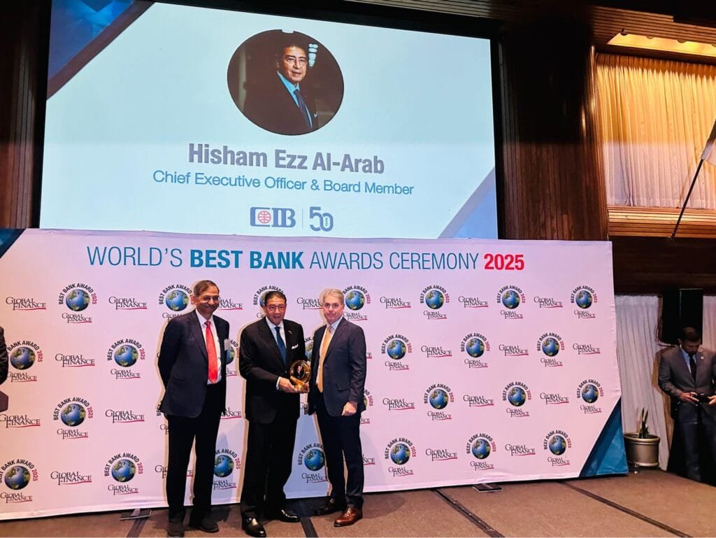 هشام عز العرب يحصد جائزة “الإنجاز مدى الحياة” من جلوبال فاينانس تقديراً لمسيرة قيادية تجاوزت 40 عامًا18 أكتوبر 2025 - 5:23 مساءً هشام عز العرب يحصد جائزة "الإنجاز مدى الحياة" من جلوبال فاينانس تقديراً لمسيرة قيادية تجاوزت 40 عامًا