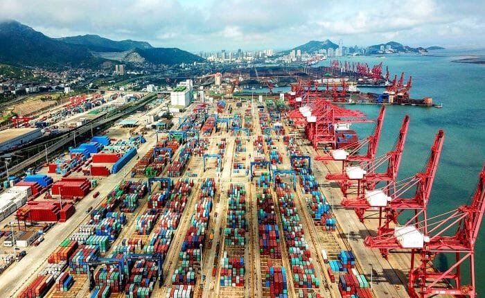 الرئيس الأمريكي يفرض زيادة 10% على الرسوم الجمركية الكندية بعد خلاف تجاري26 أكتوبر 2025 - 12:08 مساءً الرئيس الأمريكي يفرض زيادة 10% على الرسوم الجمركية الكندية بعد خلاف تجاري