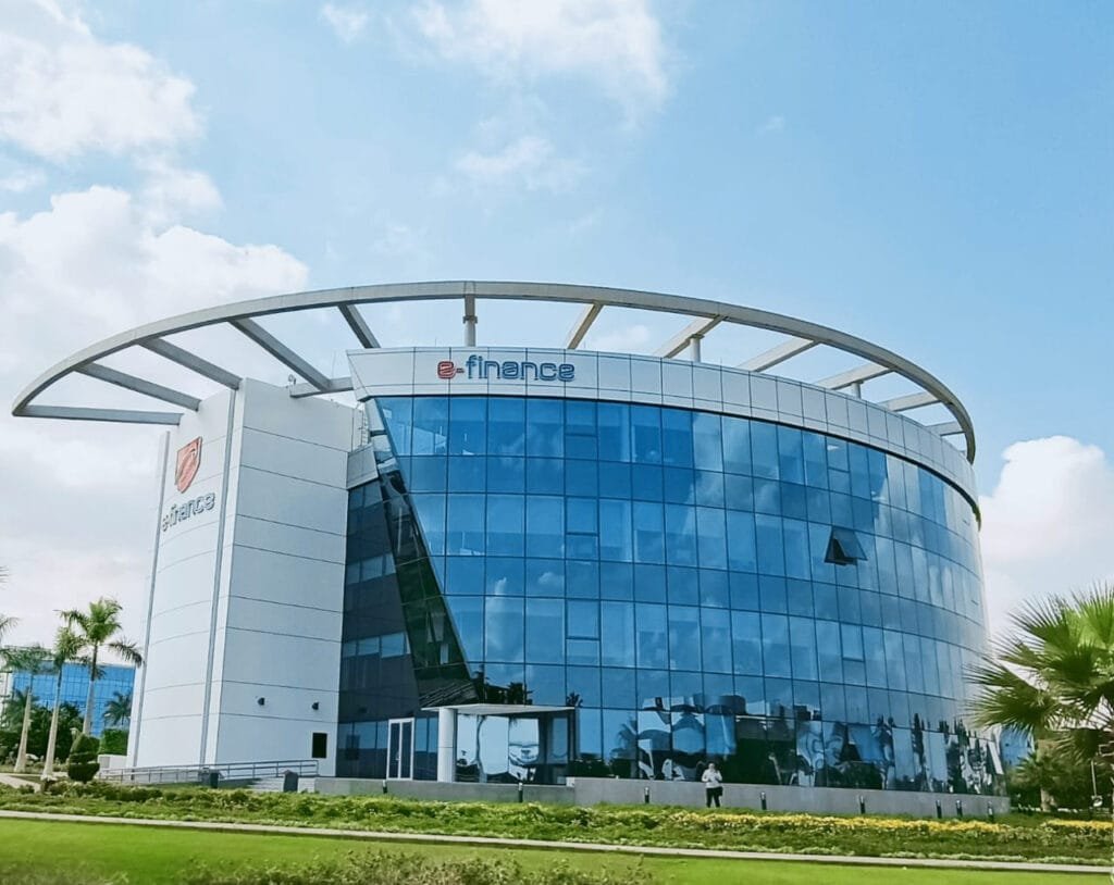 "إي فاينانس" تستثمر 60 مليون دولار لتعزيز الحوسبة السحابية والذكاء الاصطناعي