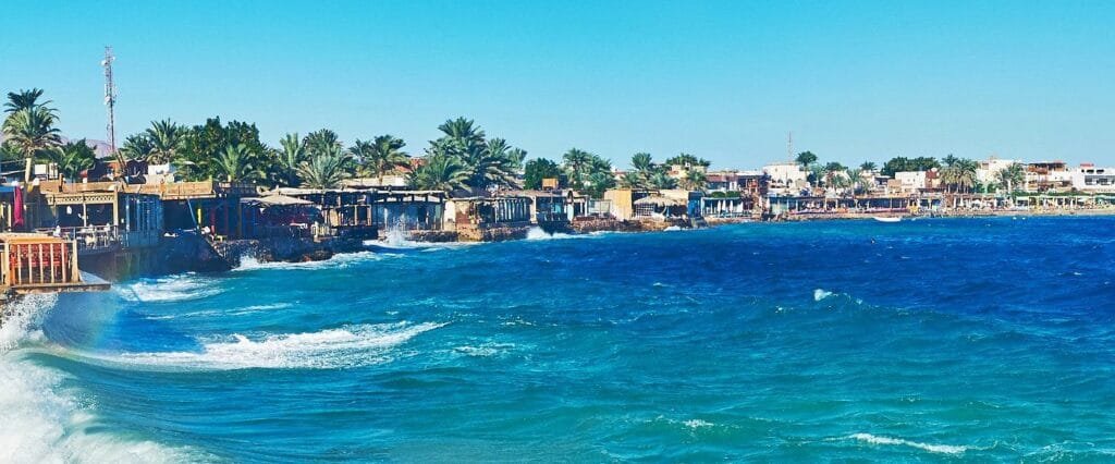 وزارة البترول تعلن طرح أربع مناطق بالبحر الأحمر للاستكشاف بنظام استثماري محفّز