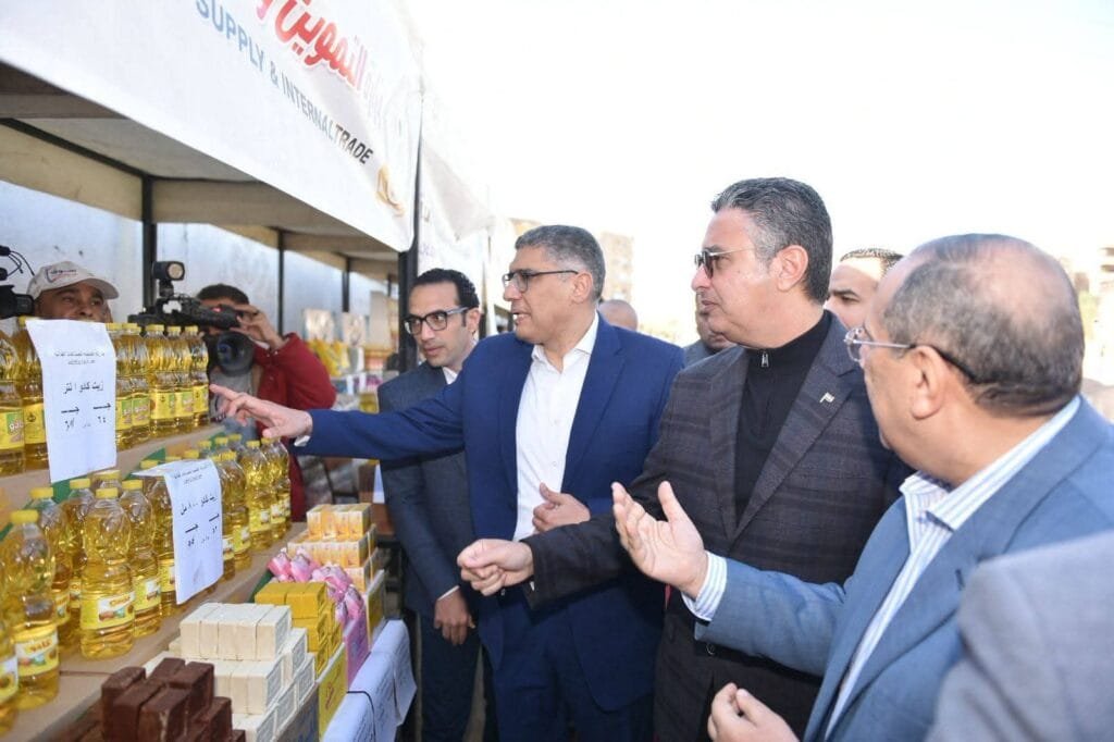 افتتاح سوق اليوم الواحد في حدائق الأهرام لتوفير السلع الأساسية بأسعار مخفضة