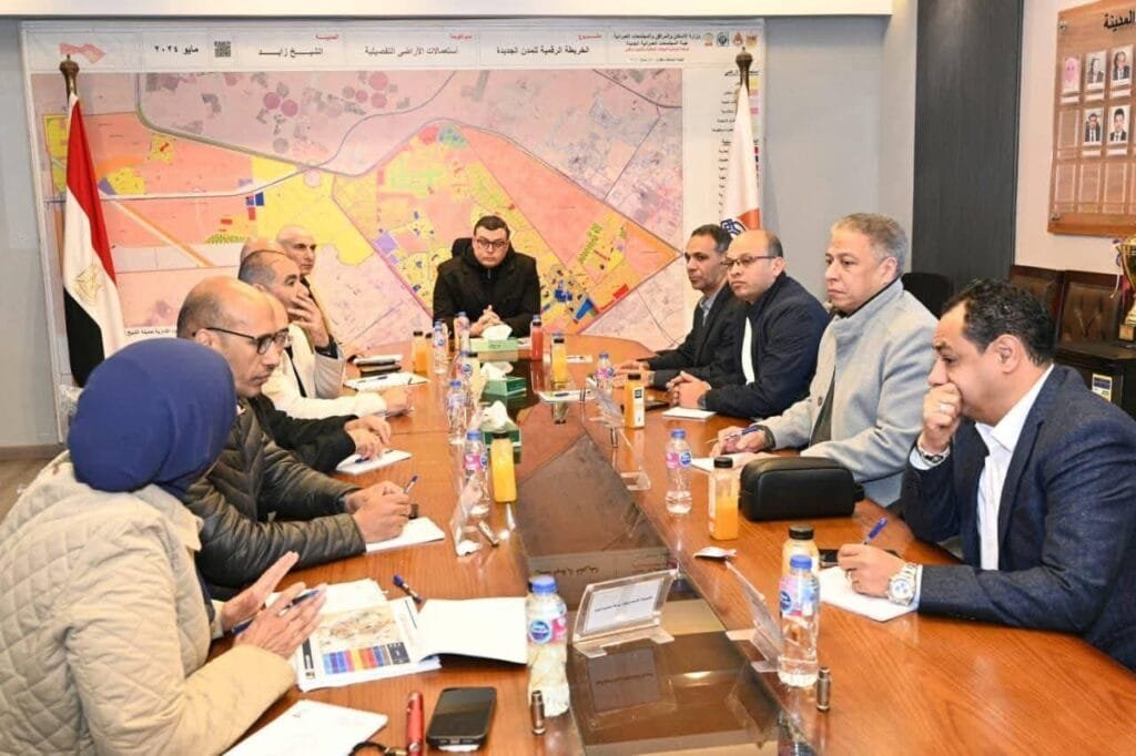 وزير الإسكان: تطوير 7 طرق رئيسية ورفع كفاءة الأرصفة واللافتات الإرشادية بمدينة الشيخ زايد