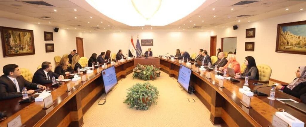 وزير الاتصالات: مذكرة تفاهم مع أورنچ تدعم التشخيص الطبي عن بُعد في القرى والمناطق النائية