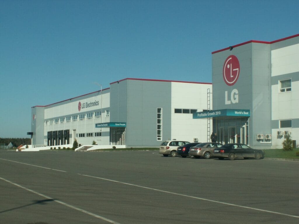 إل جي توسّع استثماراتها في مصر بمصنع جديد وخطط لتعزيز التصدير لأوروبا4 ديسمبر 2025 - 6:00 مساءً إل جي توسّع استثماراتها في مصر بمصنع جديد وخطط لتعزيز التصدير لأوروبا