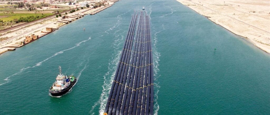 قناة السويس تُوقع عقدًا لإنشاء مجمع بتروكيماويات باستثمارات 6.5 مليار دولار