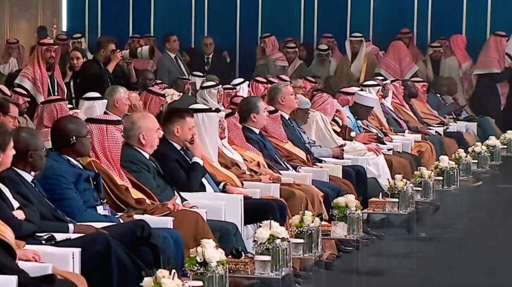 وزير البترول يروج للاستثمار في التعدين المصري خلال مؤتمر عالمي بالرياض14 يناير 2026 - 12:52 مساءً وزير البترول يروج للاستثمار في التعدين المصري خلال مؤتمر عالمي بالرياض