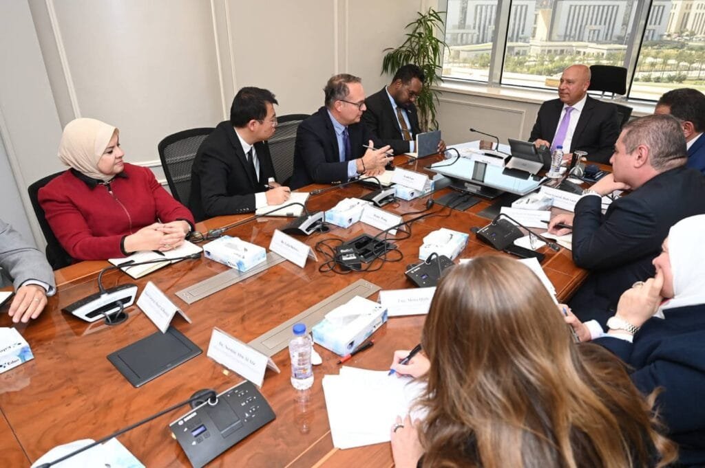 وزير الصناعة: استخدام الطاقة المتجددة شرط تفضيلي للمستثمرين لإنشاء مصانع جديدة