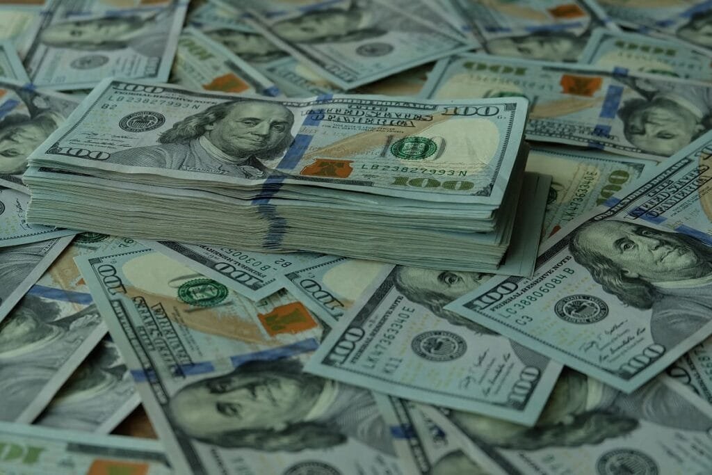 الدولار في بنك الإسكندرية 46.81 جنيه للشراء مقابل 46.90 جنيه بالبنك المركزي