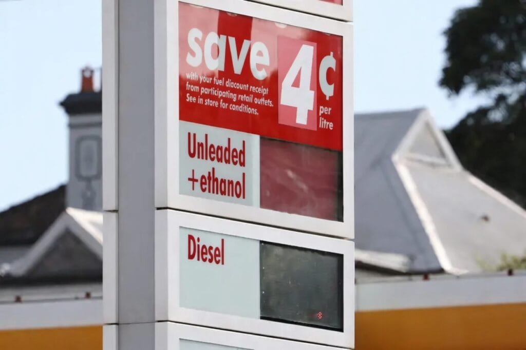أستراليا تخفض ضريبة الوقود إلى النصف لمدة 3 أشهر لمواجهة ارتفاع الأسعار