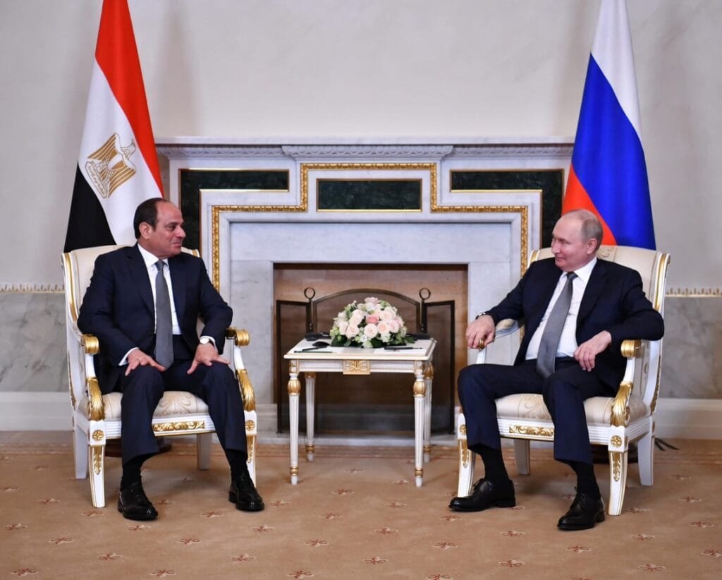 السيسي وبوتين يبحثان تطورات الشرق الأوسط والتعاون الاقتصادي بين البلدين