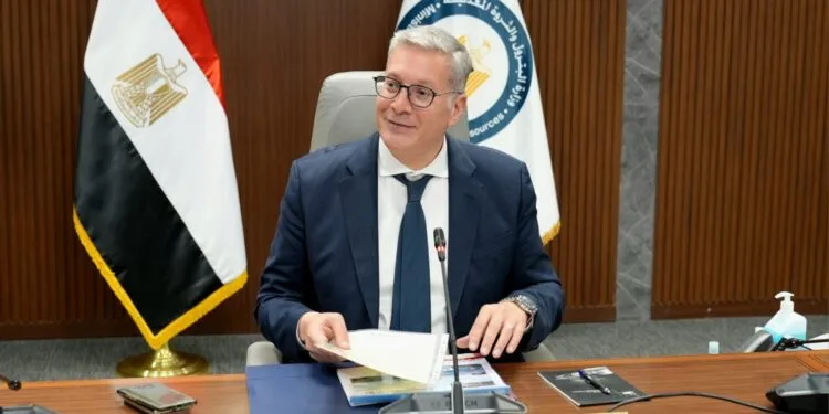 وزير البترول: مصر لم تتأثر بإغلاق مضيق هرمز والبنية التحتية تضمن استدامة الإمدادات البترولية3 مارس 2026 - 9:06 مساءً وزير البترول: مصر لم تتأثر بإغلاق مضيق هرمز والبنية التحتية تضمن استدامة الإمدادات البترولية