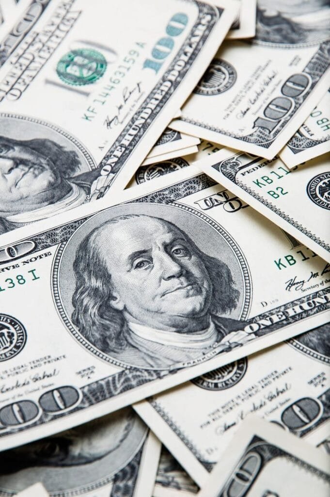 الدولار يستقر عند 51.75 جنيه مع بداية التعاملات وتقارب اسعار الصرف بين البنوك