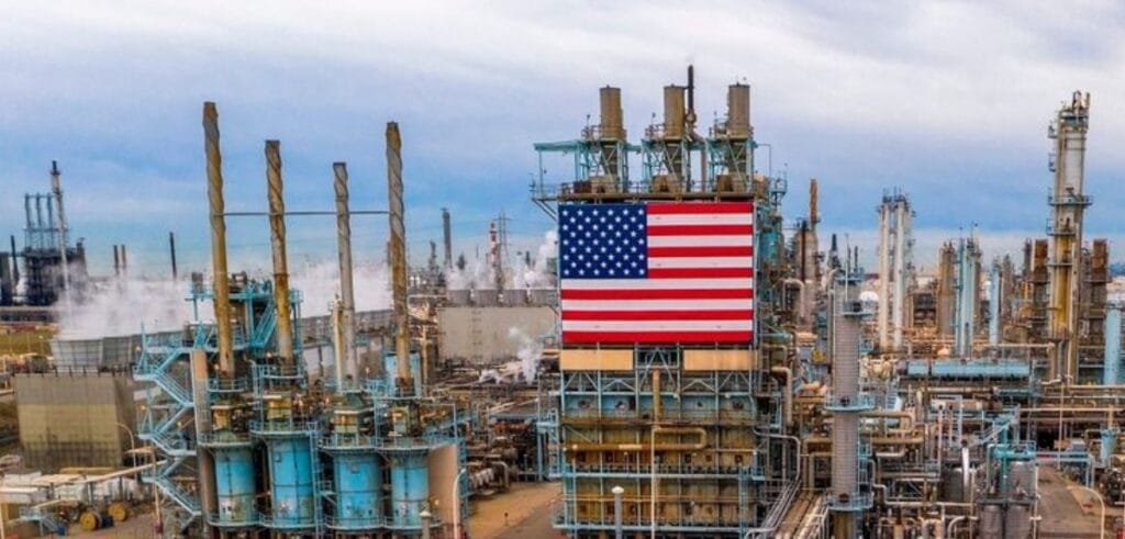 بعد إغلاق هرمز .. أمريكا تحقق فائضاً فى ميزان صادراتها النفطية لأول مرة منذ عام 194316 أبريل 2026 - 12:52 مساءً بعد إغلاق هرمز .. أمريكا تحقق فائضاً فى ميزان صادراتها النفطية لأول مرة منذ عام 1943